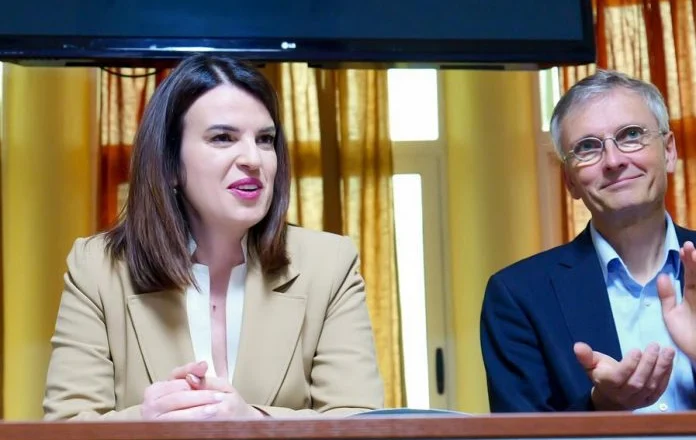 Koçiu në Akademinë Ndërkombëtare të Tuberkulozit: Trajtim i pacientëve sipas protokolleve evropiane