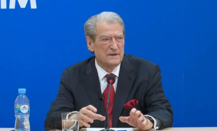 Konferenca e fundit si kryetar opozite? Berisha i jep përgjigjen e prerë gazetarit