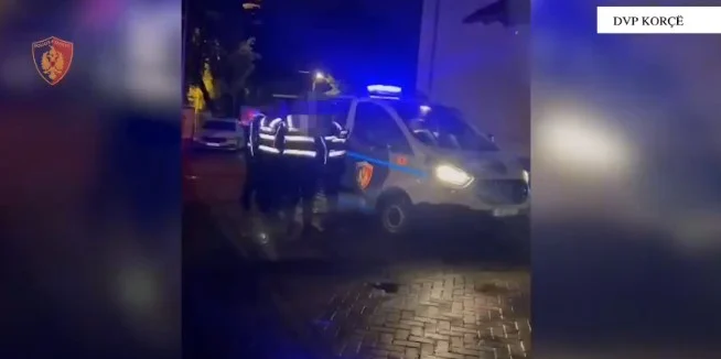 Korçë/ Përgatisnin doza kanabisi dhe i shisnin në qytet, pranga dy bashkëpunëtorëve