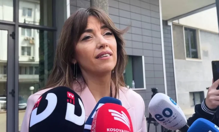 Kosova pa Kuvend, AAK: T’i japim Albulena Haxhiut “Nobelin” për dështime