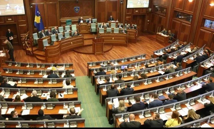 Kosovë/ Tentativa e 10-të për konstituimin e Kuvendit, opozita kundërshton sërish Albulena Haxhiun si kryetare