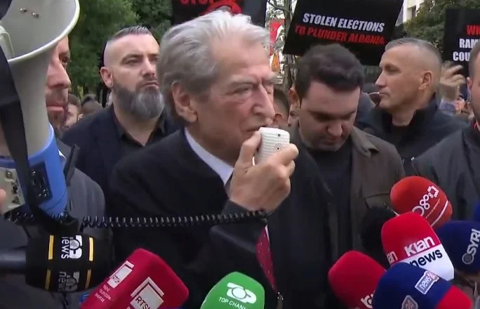 “Kriminel dhe hajdut zgjedhjesh!”, Berisha shpërthen në akuza ndaj Ramës: Vendin e ka në burg