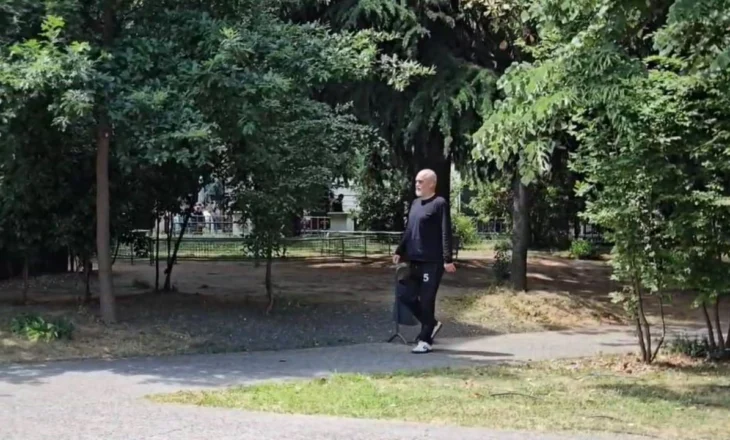 Kryesocialisti Edi Rama mbërrin në selinë e PS
