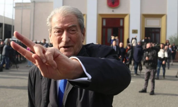 “Kryetari dorëhiqet dhe nuk kandidon më nëse humb”/ A do t’i qëndrojë Berisha fjalës së tij dhe statutit që votoi vetë?