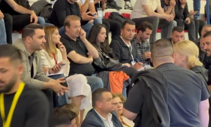 “Kujdes!”/ Manja përplaset me Këlliçin dhe Gjonin: Të kam fal kur shkove në shtëpi te Besnik Dervishi