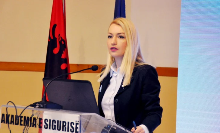 Kuko dorëhiqet si zv/ministre e Brendshme