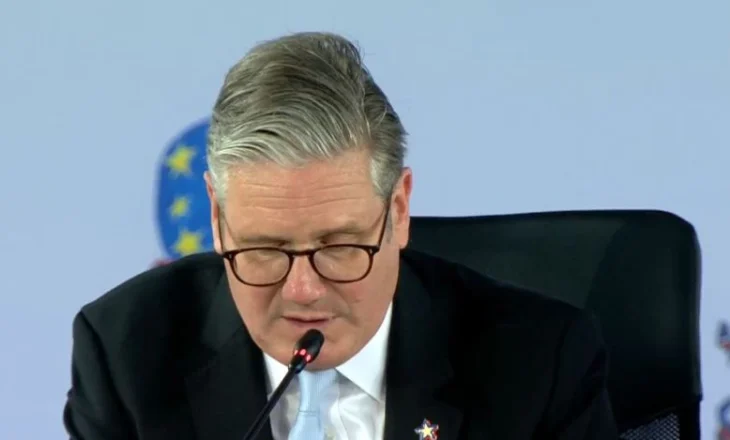 “Kur erdha dje ishte diell”, Starmer batuta për motin: S’është faji i britanikëve