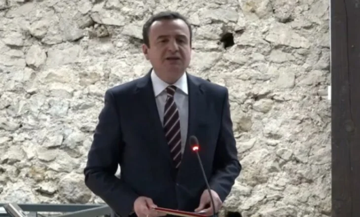 Kurti-deputetëve opozitarë: Votuat Zajednicën, Specialen e demarkacionin, sot s’e votoni Albulena Haxhiun