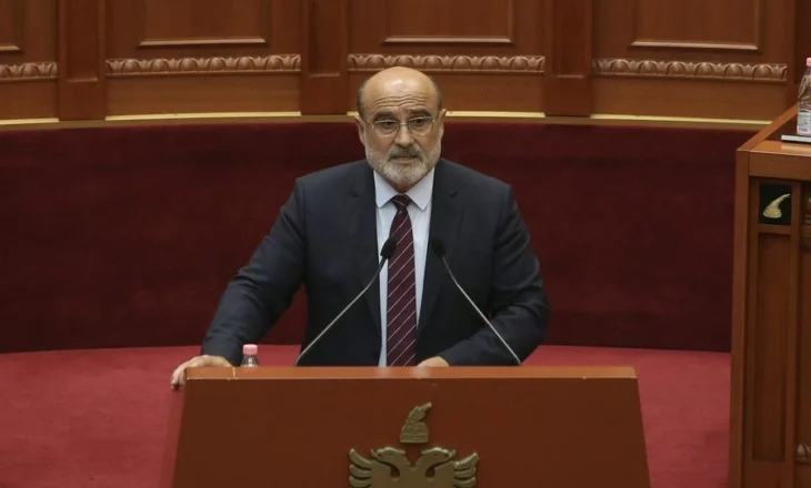 Kushtetuesja rrëzon kërkesën e PD për mandatin e deputetit socialist, Vullnet Sinaj