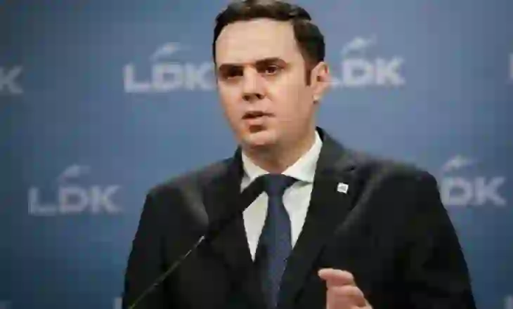 “Le ta provojnë fatin pastaj me fondet”/ Kryetari i LDK, Abdixhiku: Duhet të ngremë SPAK në Kosovë