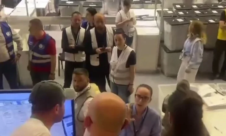 Lëvizja Bashkë “mbron” votat e Diasporës, bllokohet numërimi tek Parku Olimpik: Nuk jemi qorra! Mos e kaloni… 