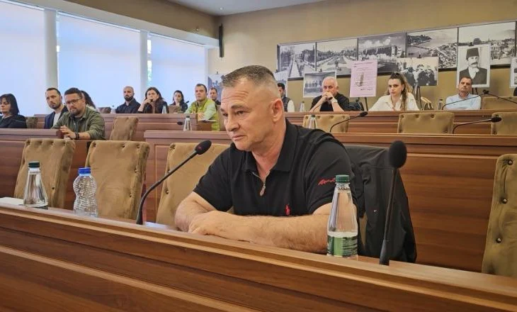 Lëvizje politike në Shkodër/ Këshilltari i PSD braktis Tom Doshin dhe i bashkohet PS-së