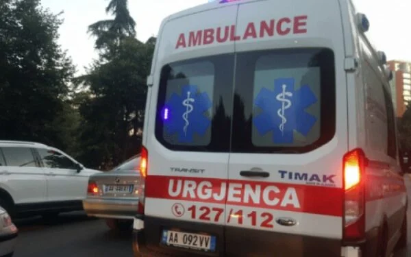 Lezhë/ Aksident me dy të plagosura në lagjen “Gurra”