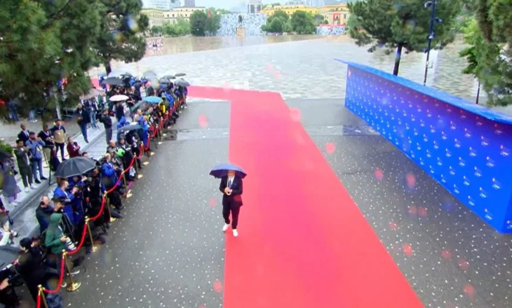 LIVE! Rama nis takimet dypalëshe, pret kreun e NATO-s dhe liderët europianë