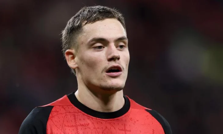 Liverpool-i futet fuqishëm në garë për Wirtz, tani Bayerni ka frikë se mund ta “humbasë” atë