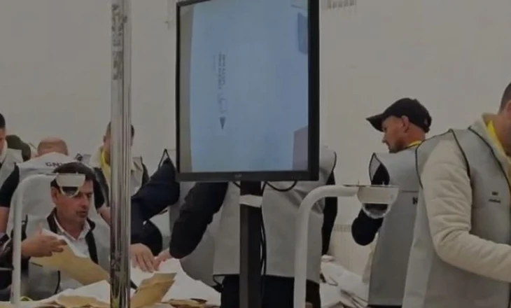 Lodhen komisionerët/ Ndërpritet numërimi në Dibër, kryeson bindshëm Partia Socialiste