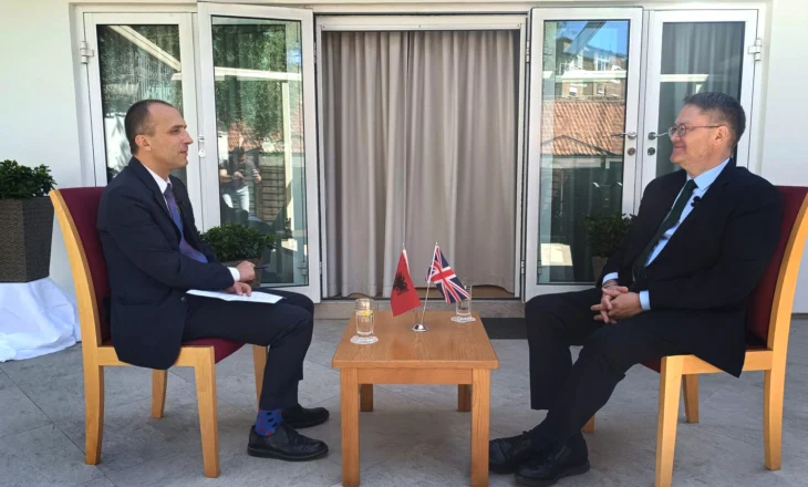 Londra mban nën vëzhgim politikën shqiptare, paralajmëron “non-grata” ndaj të korruptuarve dhe mbështet…
