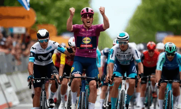 Mads Pedersen fiton etapën e tretë në Vlorë dhe rikthen fanellën rozë! Giro d’Italia largohet nga Shqipëria