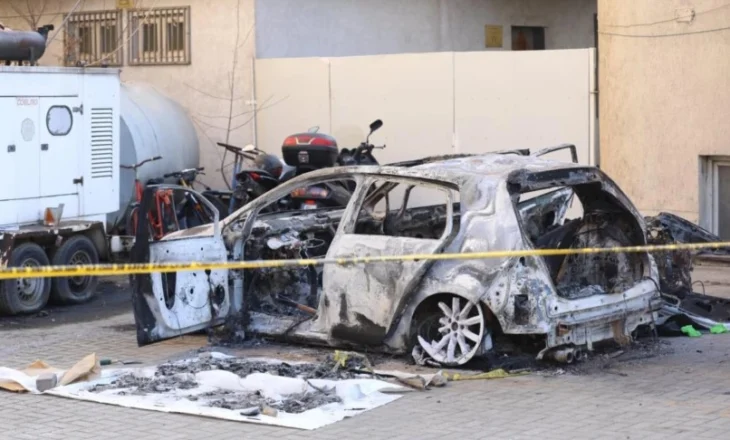 Makina merr flakë në ecje e sipër në Fier, shpëtojnë mrekullisht shoferi dhe pasagjeri