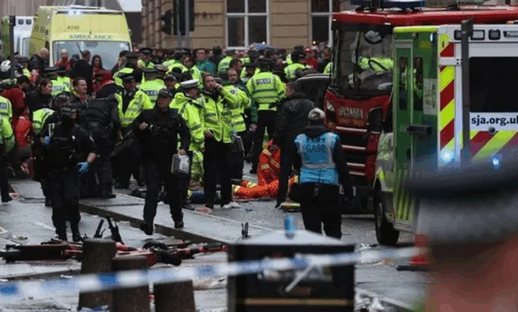 Makina mori para turmën në Liverpool, 50 të plagosur, ngjarja s’po trajtohet si terrorizëm
