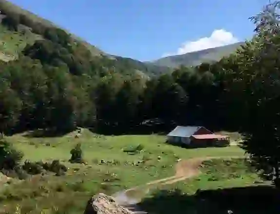 Male “pa kufij”: Shebeniku dhe Jabllanica