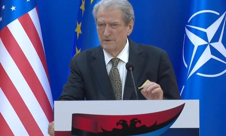 “Manipulim masiv, zarfet u mbushën nga patronazhistët”/ Kreu i PD, Berisha konteston sërish votën e diasporës