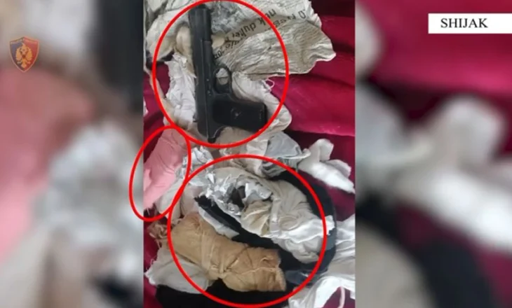 Mbanin në banesë municion luftarak, arrestohet 30-vjeçari në Shijak, shpallet në kërkim babai i tij