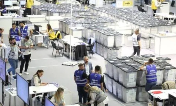 Mbi 50 mijë zarfe pezull, nis numërimi i votave nga Greqia