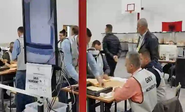Mbyllet numërimi i votave edhe në Rrogozhinë, socialistët në festë