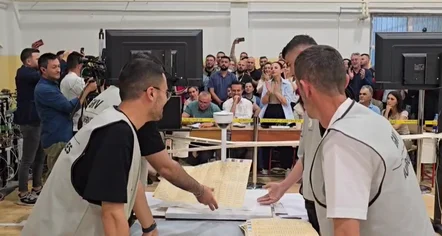 Mbyllet numërimi i votave në Fier me lot e përqafime, PS në festë me 12 mandate