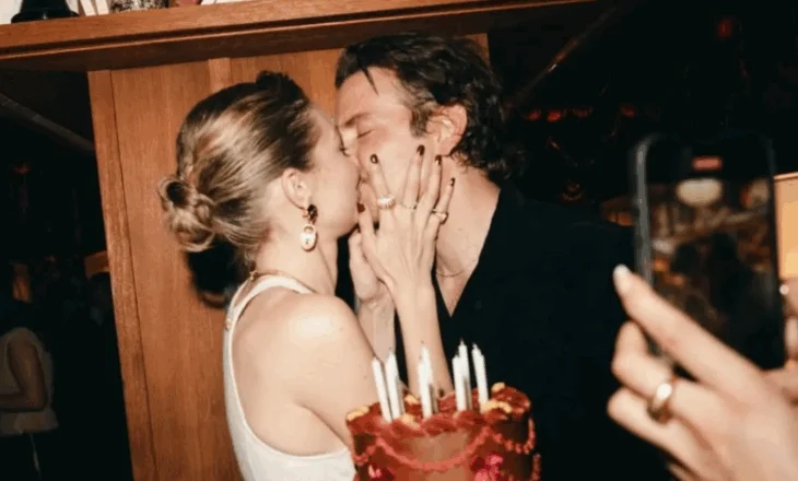 Me foton romantike, Gigi Hadid konfirmon romancën me Bradley Cooper në 30-vjetorin e saj