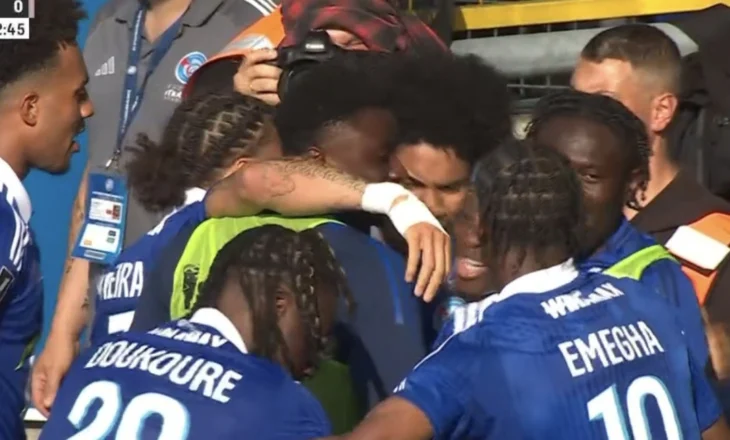Me mendjen tek Arsenal, PSG “prish” garën për Champions League në Ligue 1