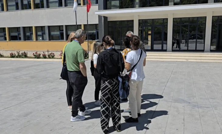Më pak se 17 orë nga hapja e qendrave të votimit/ Nis shpërndarja e materialeve zgjedhore në disa qarqe, 5 grupe të OSBE-ODIHR në Vlorë