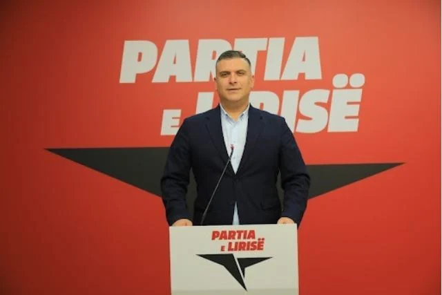 Meta i pandehur, Blushi: Akuzat i ka shkruar Rama dhe i ka firmosur Dumani