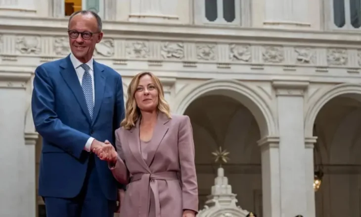 Migrimi i parregullt, kancelari gjerman Merz do të shqyrtojë modelin italian të azilit me Shqipërinë