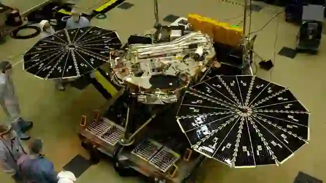 Mikrobe ‘ekstreme’ të panjohura më parë rrethuan robotin e NASA-s para se të nisej për në mars