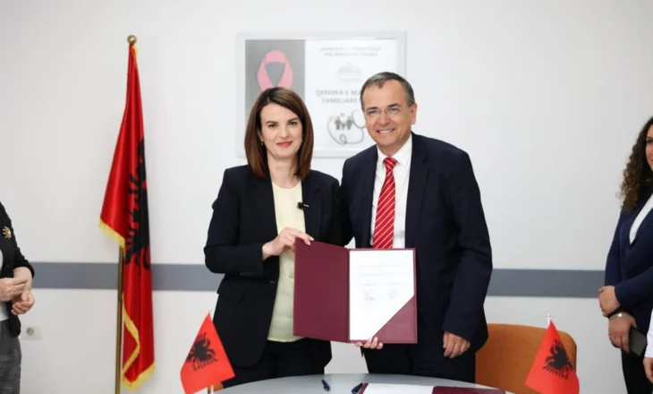 Ministrja Koçiu në Qendrën e Mjekësisë Familjare Nr.10: Model që do ta shtrijmë në të gjithë vendin