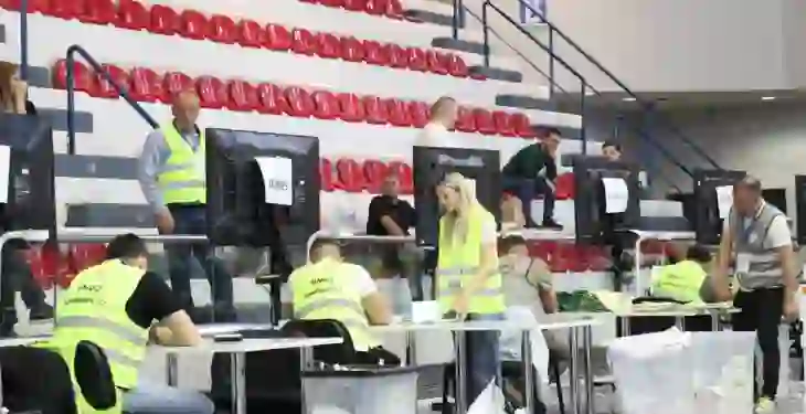 “Mos humbni fytyrën”/ Pas mesazhit të Ramës ‘pendohen’ socialistët, tërheqin kërkesën nga KQZ për pamjet filmike