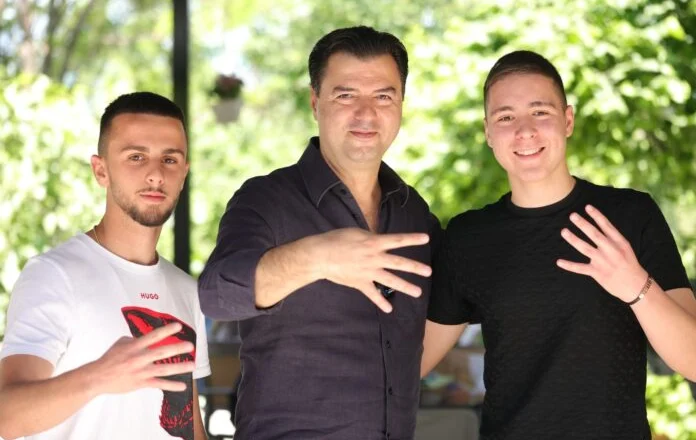 “Mos i çoni me votën tuaj paratë tek të korruptuarit e 7×7=313”, Basha: Programi i Koalicionit Euroatlantik për…
