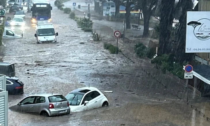 Moti i keq, shkatërrim në jug të Francës! Viktima e të zhdukur/ Goditet dhe Australia