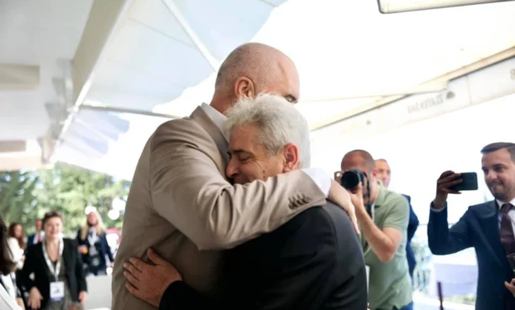 “Mua më ke pas, të ta ruaj shpinën”, Ali Ahmeti i shkruan Ramës: Ty të ra barra që ta shpiesh Shqipërinë në BE