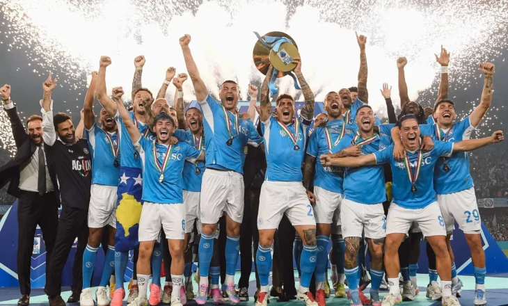 Napoli kampion, Rrahmani feston me flamurin e Kosovës (FOTO)