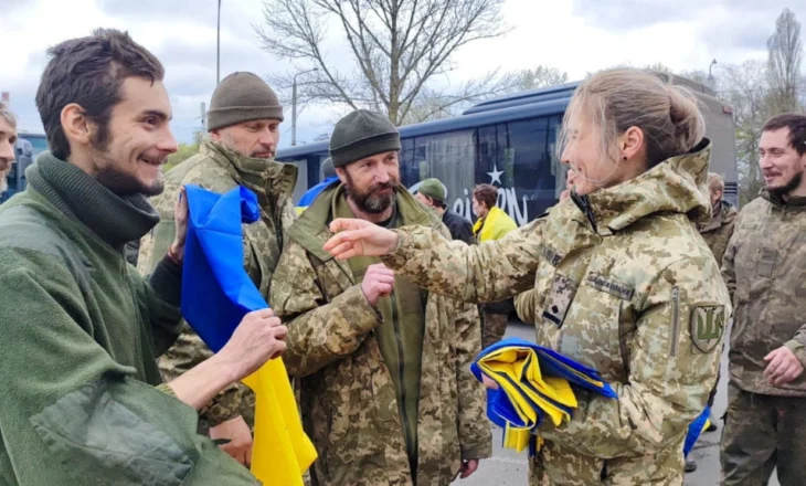 Ndoshta një hap drejt paqes, Rusia dhe Ukraina shkëmbejnë nga 307 të burgosur