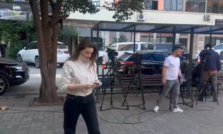 Nën masën detyrim paraqitje, Ajola Xoxa në SPAK