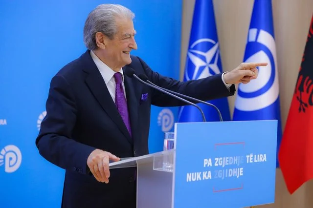 “Nga votat e diasporës mungojnë 60 mijë vota”/ Berisha: Fletët janë përdorur brenda vendit