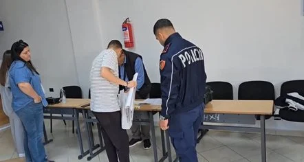 Nis me problematika votimi në Durrës, mungojnë komisionerët e Partisë Demokratike