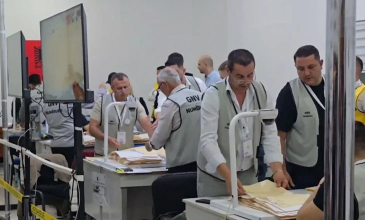 Nis procesi i numërimit të votave në Fier, hapen kutitë e para në Patos