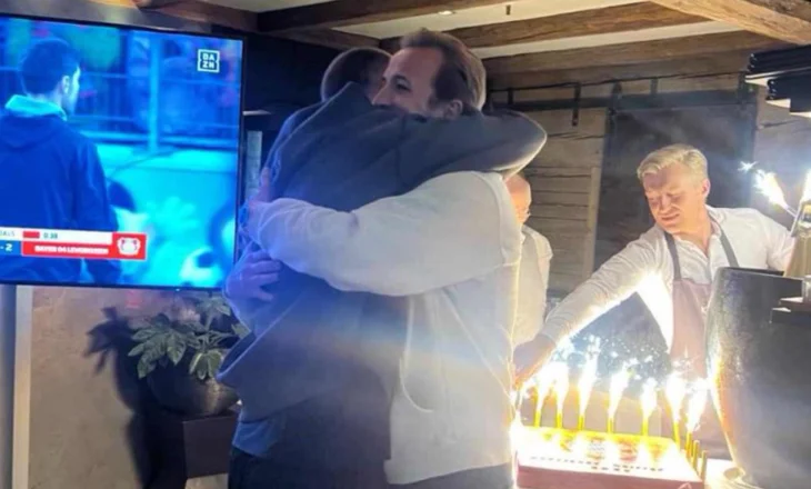 Një ëndërr e përmbushur pas 13 viteve karrierë, Harri Kejni fiton trofeun e tij të parë 