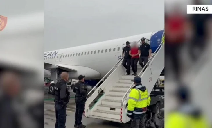 Njëri i dënuar për drogë dhe tjetri për dhunë në familje ekstradohen nga Greqia dhe Italia dy persona