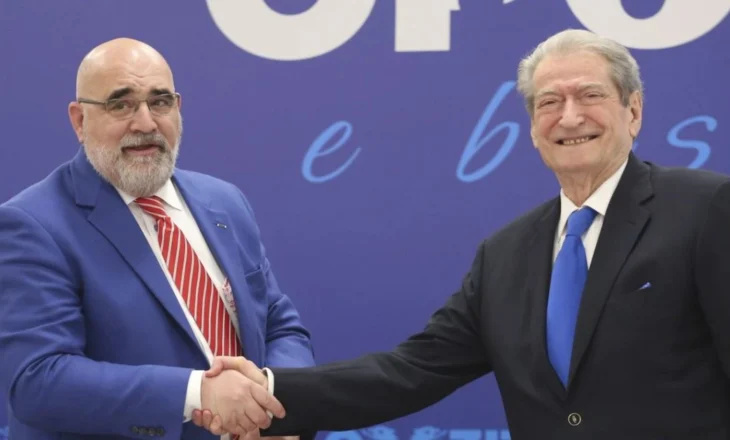 “Nuredin Seci ka ç’aktivizuar kontaktet”/ Kompania amerikane flet për Associated Press: Po lobojmë për non-gratën e Berishës!